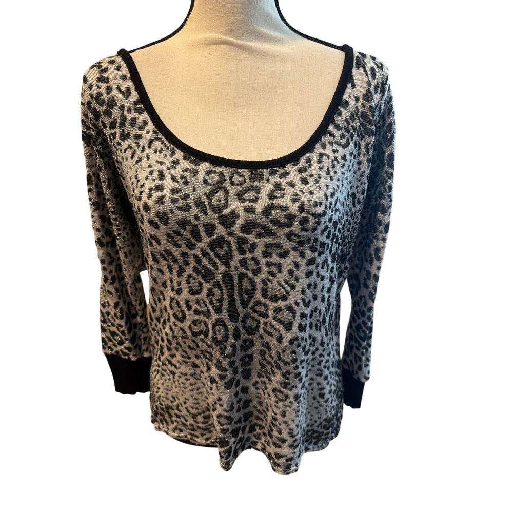 ⭐️ Women’s Daytrip Leopard Print Top Size Large Casual Night Out Sparkly